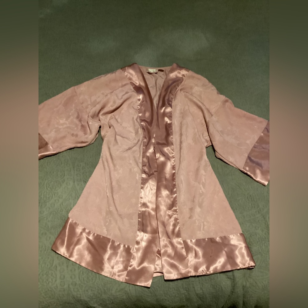 Vintage light pink Victoria’s Secret robe